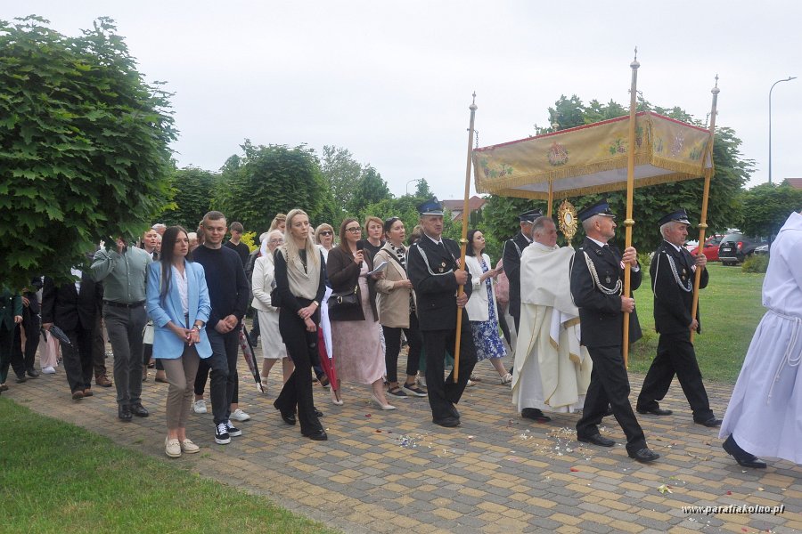 043 Procesja eucharystyczna.jpg